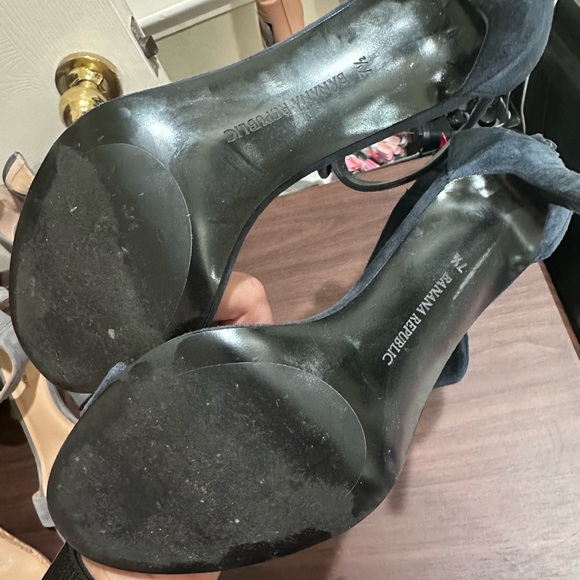 Banana Republic Navy Blue Heels with High Stiletto and Bow Detail - Picture 2 of 2